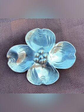 Vintage sterling silver handcrafted dogwood flower brooch pin